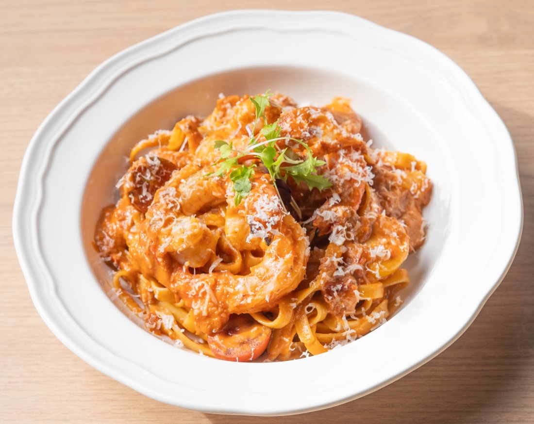 Prawns fettuccine in a white wine and bisque cream